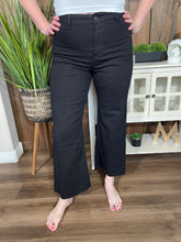 Load image into Gallery viewer, August High Rise Wide Leg Crop Jeans in Black
