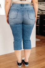 Load image into Gallery viewer, Emily High Rise Cool Denim Pull On Capri Jeans
