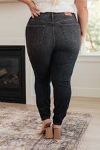 Load image into Gallery viewer, Octavia High Rise Control Top Skinny Jeans in Washed Black
