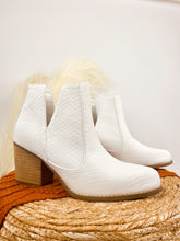 Load image into Gallery viewer, Tarim Bootie in White
