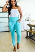 Load image into Gallery viewer, PREORDER: Haley Ruched Waist Legging in Seven Colors
