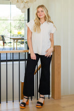 Load image into Gallery viewer, August High Rise Wide Leg Crop Jeans in Black
