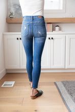 Load image into Gallery viewer, Get Together Mid-Rise Skinny Jegging
