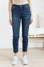 Load image into Gallery viewer, Mid-Rise Relaxed Fit Mineral Wash Jeans
