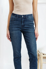 Load image into Gallery viewer, Mid-Rise Relaxed Fit Mineral Wash Jeans
