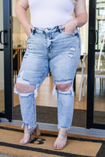 Load image into Gallery viewer, Rizzo High Rise Crop Straight Jeans
