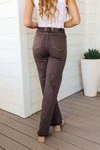 Load image into Gallery viewer, Sybil High Rise Frayed Hem 90&#39;s Straight Jeans in Brown
